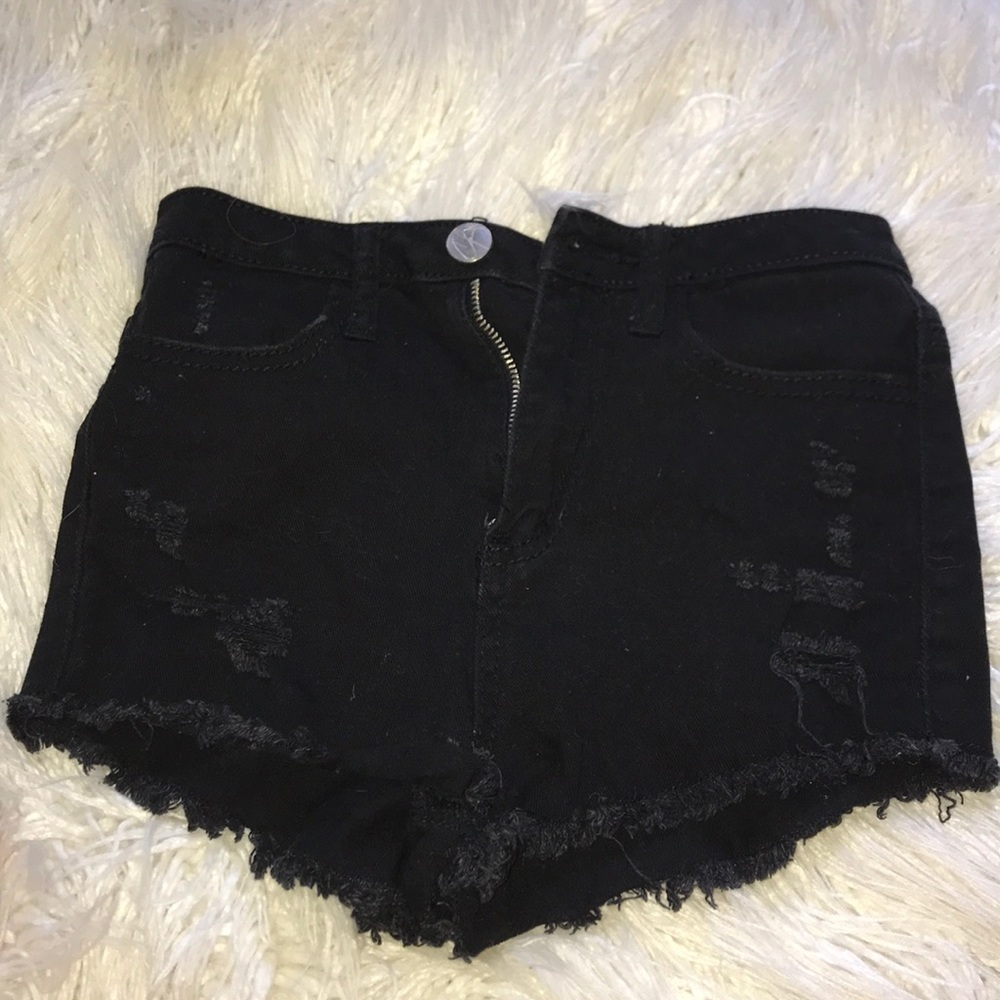!! Black ripped Shorts !!